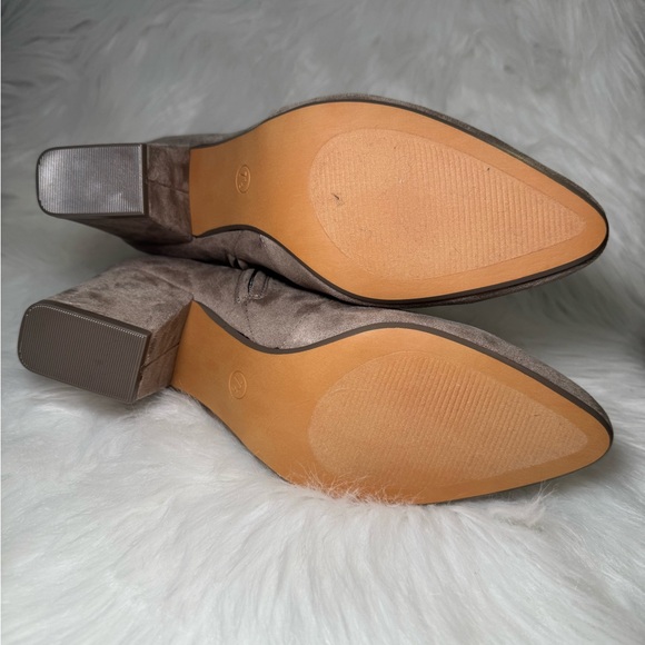 Amazon Essentials Taupe Ankle Booties - Picture 5 of 5